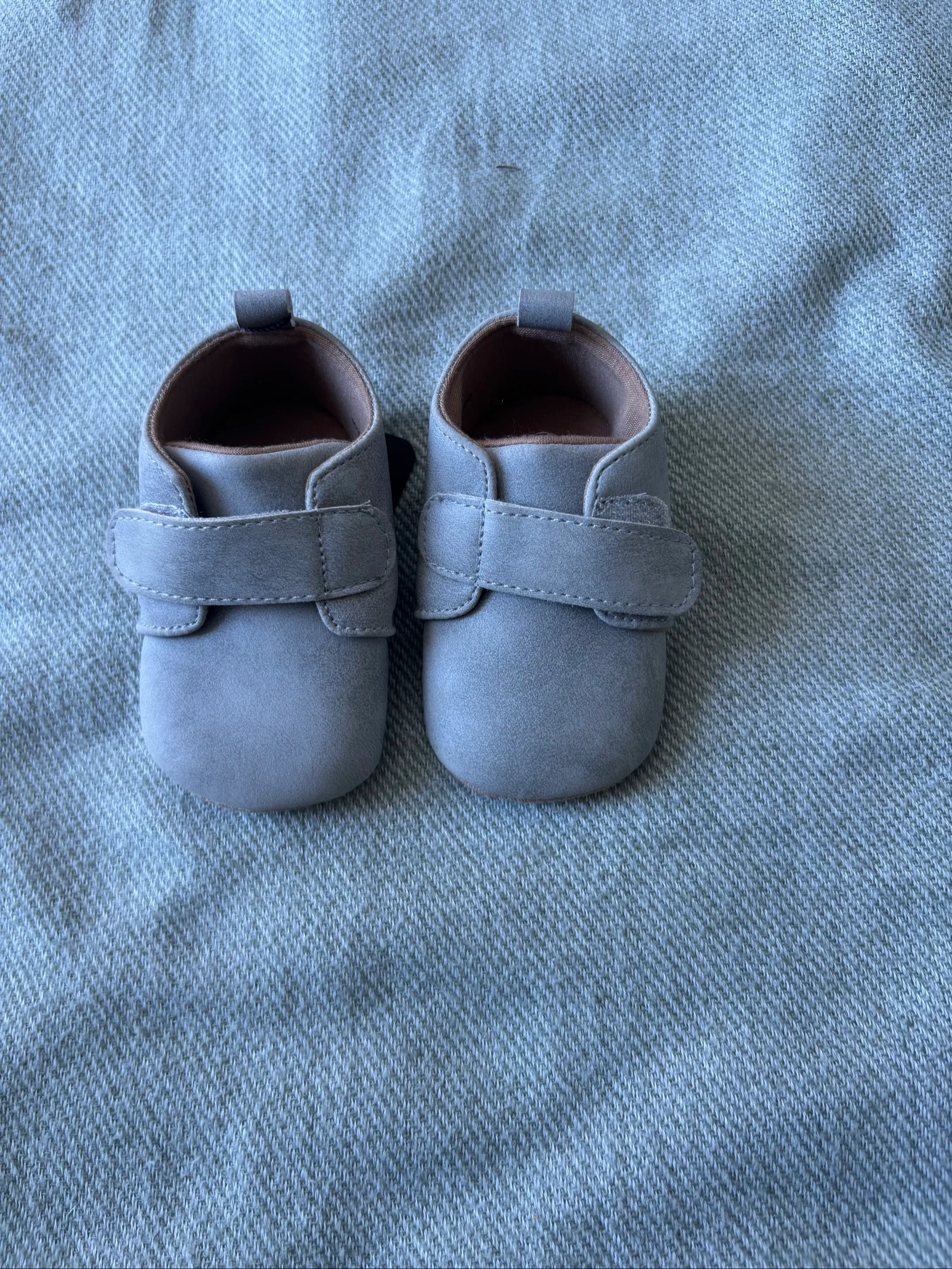 172/ Chaussures grises - Kiabi - 3/6 mois
